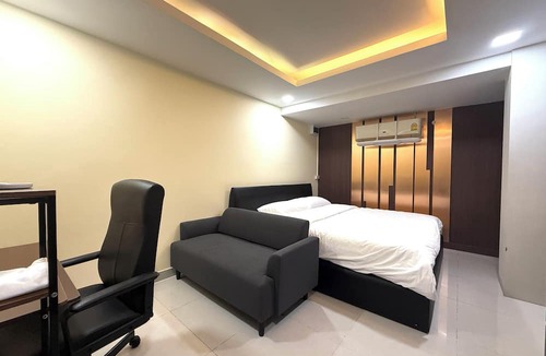 Ratchathewi Hostel | The Victory View - Hostel - Adults only