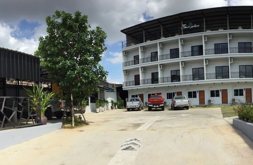 Chok Chai Hotel | Chan place Hotel