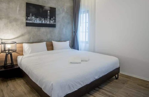 Hin Lek Fai Villa | J Pool Villa Huahin
