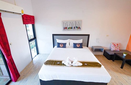 Phanat Nikhom Hotel | RoomQuest Chonburi Phanat Nikhom