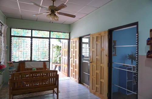 Makham Tia House | Garden Homestay Suratthani