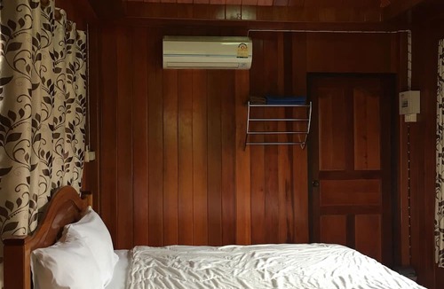 Bang Pakong Hotel | Baan Bangwua Resort
