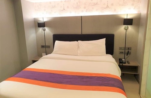 Phra Khanong Nuea Hotel | Studio Ekamai