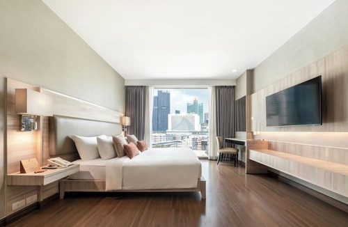 Nana Hotel | Adelphi Suites Bangkok