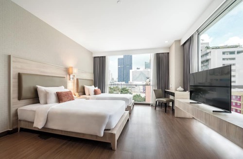 Nana Hotel | Adelphi Suites Bangkok