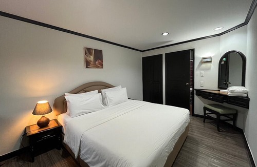 Thung Maha Mek Hotel | Yellow Ribbon Hills, Boutique Suites