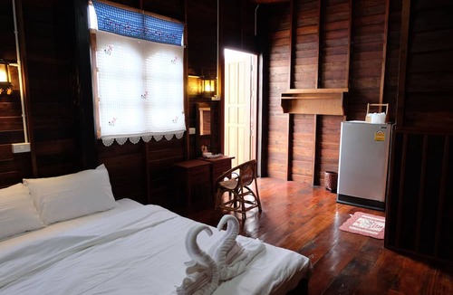 Ko Sichang House | Baan Kun Tuad Ko Si Chang