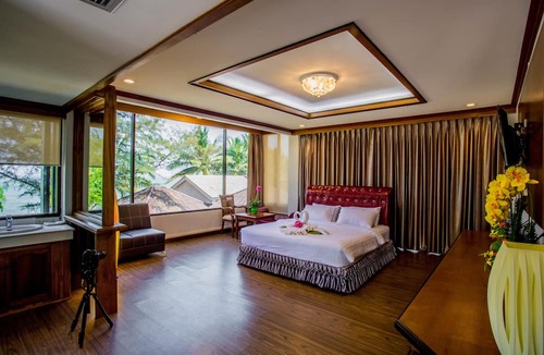 Bang Saphan Hotel | The Uncle Beach Resort