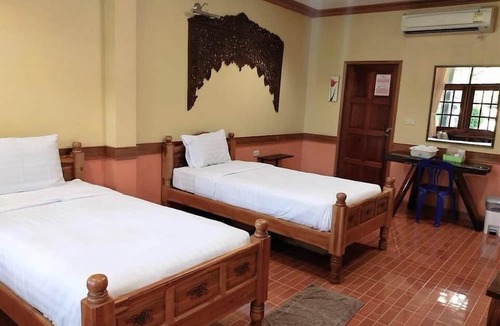 Tha Chang Hotel | Phuendernthang Resort
