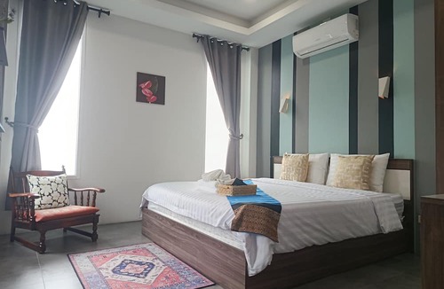 Chiang Mai Villa | Villa Rajapruek Entire 3 villas 7 bedrooms near airport