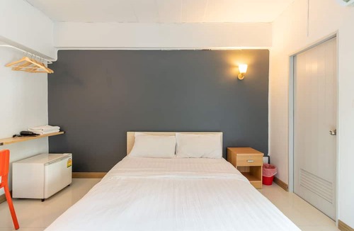 Sathorn Hotel | Living Naraa Place