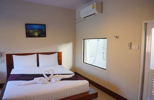Uthai Thani Hotel | S Ville Resort