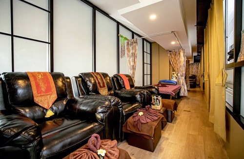 Thanon Phetchaburi Hostel | Travelier Hostel