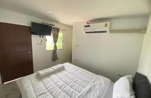 Nong Sarai Hotel | Sports Bar & Resort