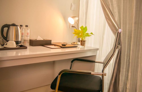 Huai Khwang Hotel | The Kinn