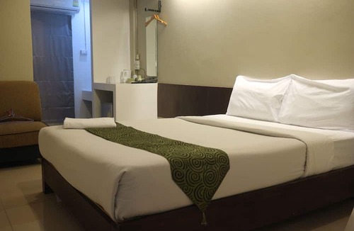 Bangkok Hotel | L42 Hostel