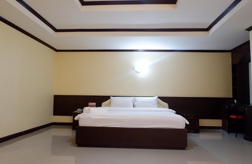 Lang Suan Hotel | Auychai Grand Hotel