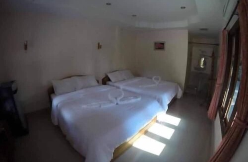 Wisai Tai Hotel | Nampueng Resort