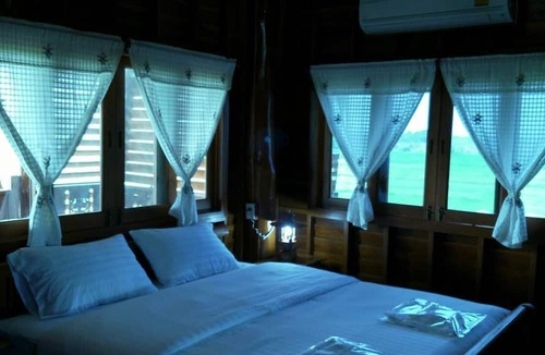 San Kamphaeng House | Huanmaisakngam Resort