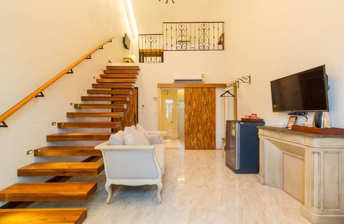 Nakhon Sawan Hotel | Chateau de Bear Hotel
