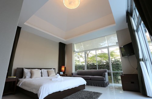 Na Chom Thian Villa | AnB Pool Villa 3BR Glass House in Pattaya