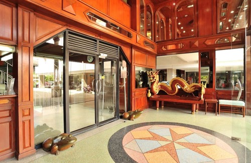 Krathum Baen Hotel | AP Aparment