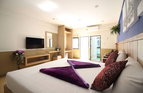 Bang Yi Ruea Hotel | Kaya Place