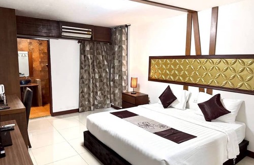 Bang Khen Hotel | Leelawadee Resotel Raminthra 23