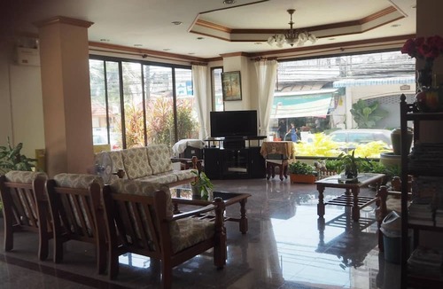 Chumphon Hotel | Ritzy House Hotel