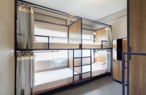 Bang Rak Hotel | Arawana Hostel Silom