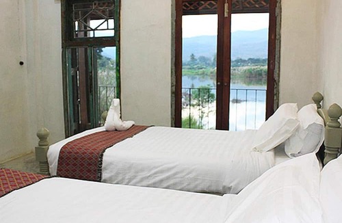 Hot House | Phu-Anna Eco House