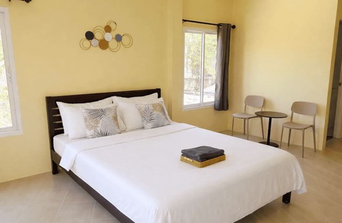 Ko Sichang Resort | Koniix Garden Cottage Ko Sichang