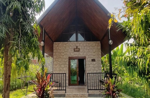 Khanong Phra Resort | Parichat House