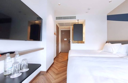 Ban Bueng Hotel | Bedz Hotel Ban Bueng