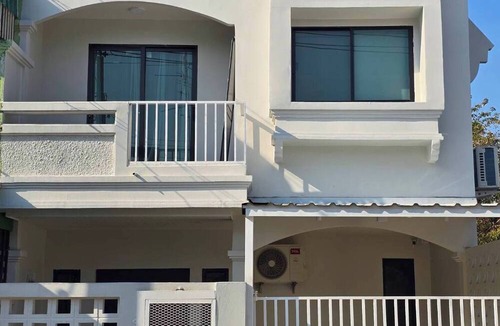 Nuanchan House | Charming 3-bedroom House in Bueng Kum, Thailand
