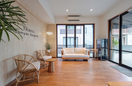 Rong Muang Hotel | Travis Samyan