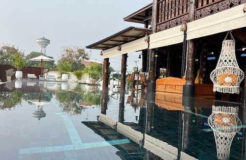 San Pa Thong Resort | The Elephant House and Pool Villas