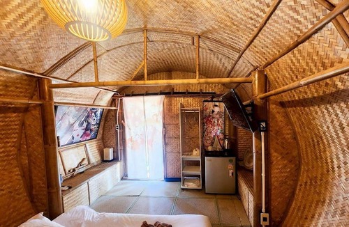 Kanchanaburi Hotel | Merlin Hut & Farm