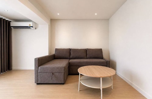 Wattana Villa | Spacious 4BR Muji Home With Loft & Pool in Ekkamai