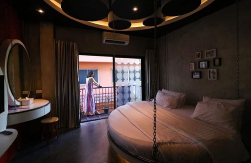 Yan Nawa House | Charming Suite Escape | Modern Comfort in Thailand