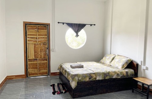 Koh Rong Bed & Breakfast | Koh Rong Lagoon Bar And Restaurant