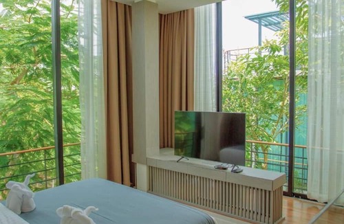 Surat Thani Hotel | Sky Hill Villa Suratthani