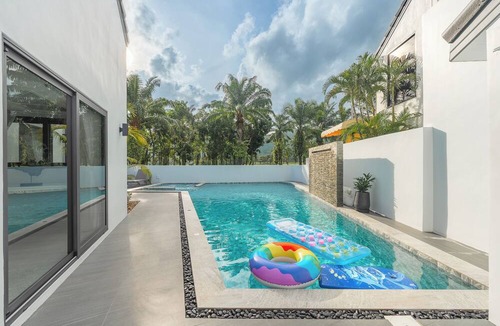 Kathu Villa | Golfside 5BRVilla with Private Pool V192