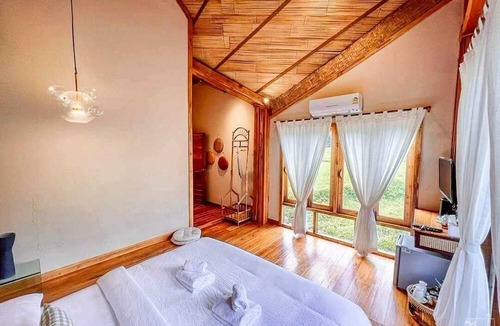 Bo Kluea Bed & Breakfast | Lomhaijai Homestay