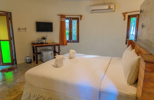 Khong Koi Beach Hotel | The Tropical Beach Resort