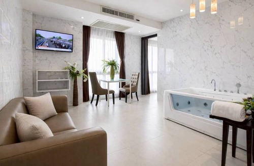 Lat Phrao Hotel | Sky Dome Resotel