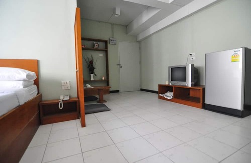 Din Daeng Hotel | The Living Room Serviced Apartment