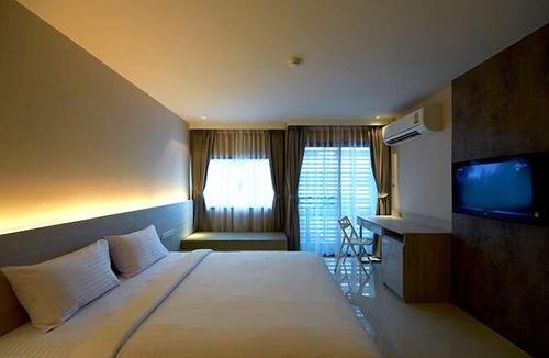 Sathorn Hotel | The Present Sathorn
