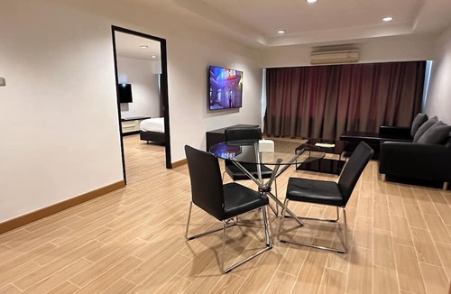 Chom Thong Hotel | 14 Place