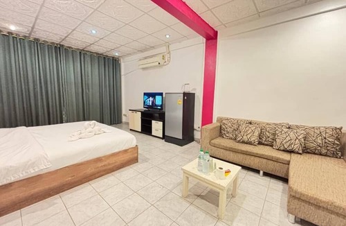 Nong Prue Hotel | Pattaya Charm